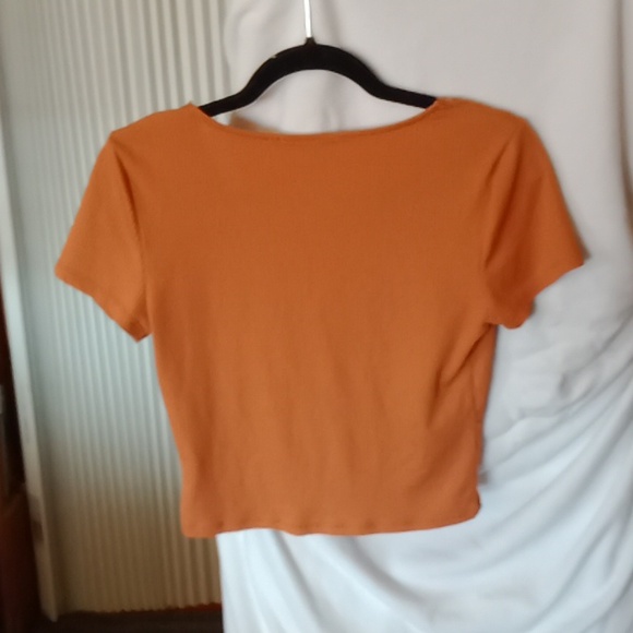 Woman's top - Picture 2 of 4